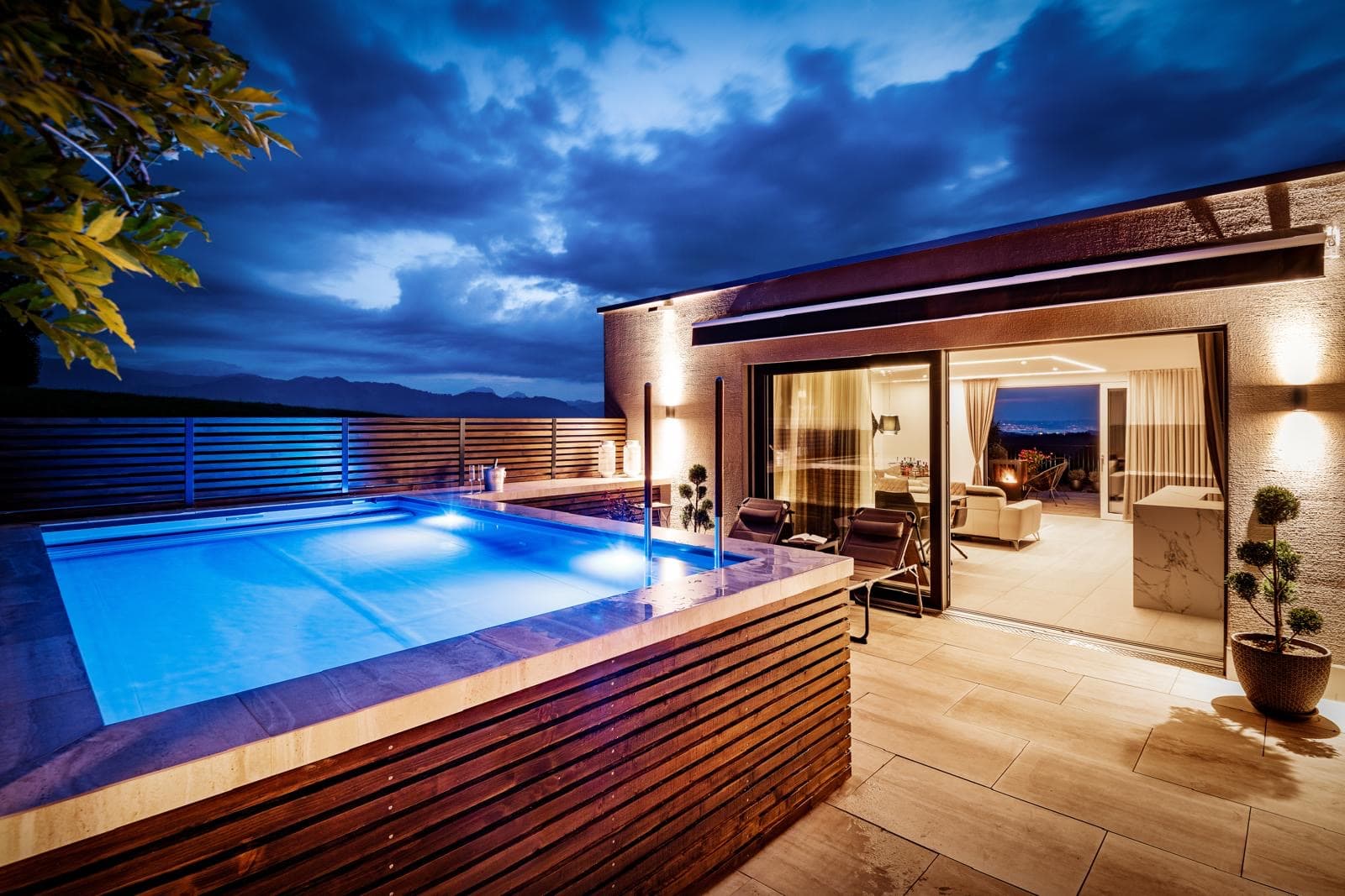 Silber beim bsw-Award 2021 – Ausgezeichneter Poolbau von Gjin Karaqi